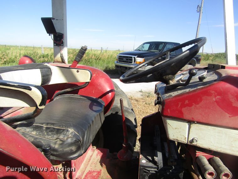 image for item EY9527 1964 International 606 tractor