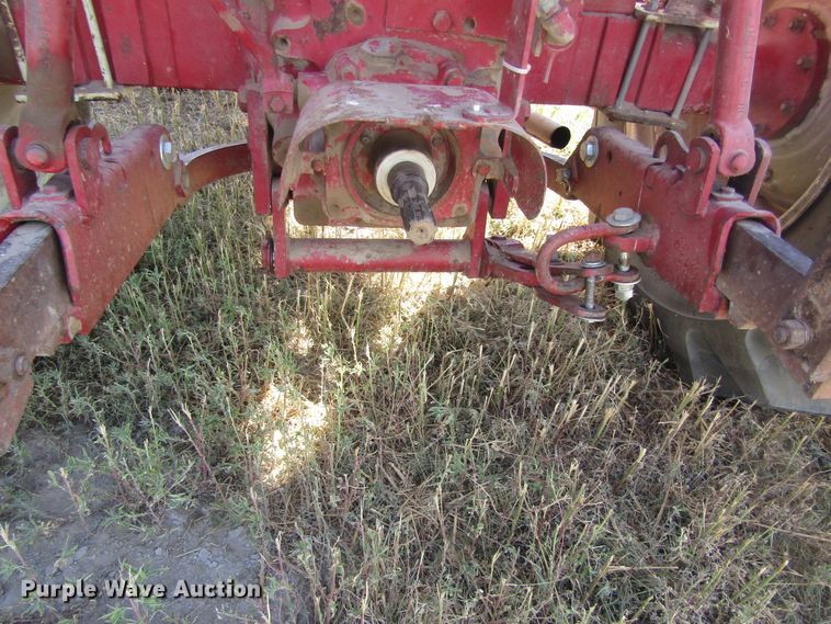 image for item EY9527 1964 International 606 tractor