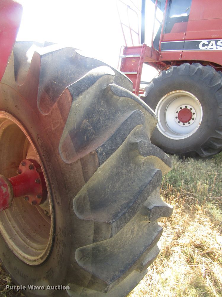 image for item EY9527 1964 International 606 tractor