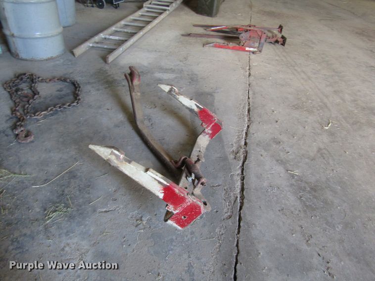 image for item EY9527 1964 International 606 tractor