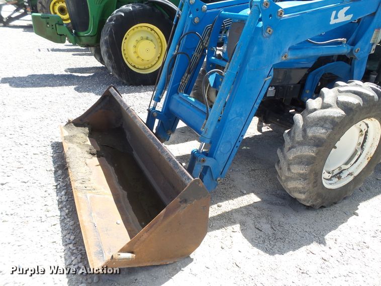 image for item FL9256 LS P7030C MFWD tractor