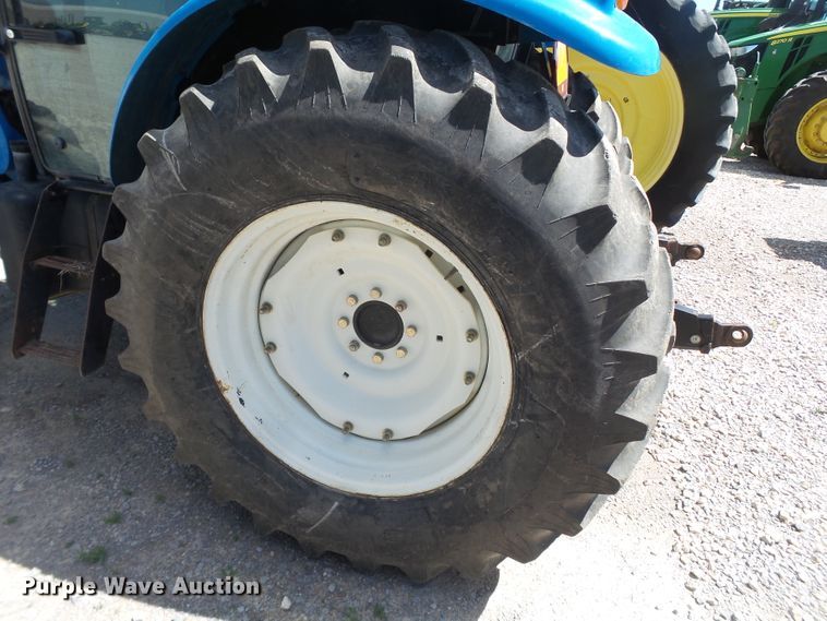 image for item FL9256 LS P7030C MFWD tractor