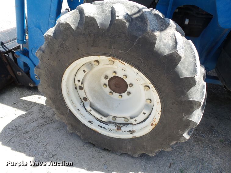 image for item FL9256 LS P7030C MFWD tractor