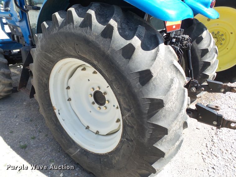 image for item FL9256 LS P7030C MFWD tractor