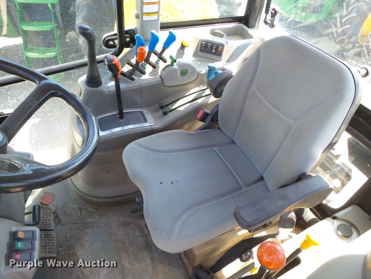 image for item FL9256 LS P7030C MFWD tractor