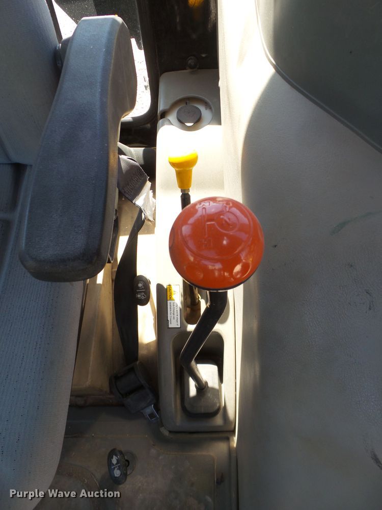 image for item FL9256 LS P7030C MFWD tractor