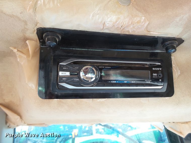 image for item FL9256 LS P7030C MFWD tractor