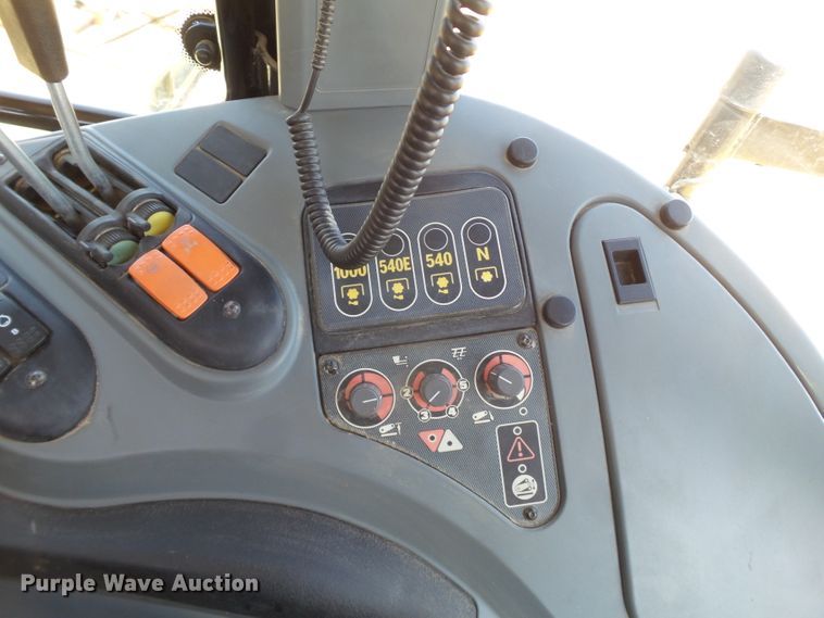 image for item FL9299 2009 Challenger MT575B MFWD tractor