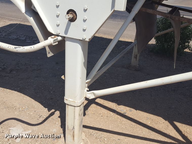 image for item FL9322 2009 Trinity live bottom trailer