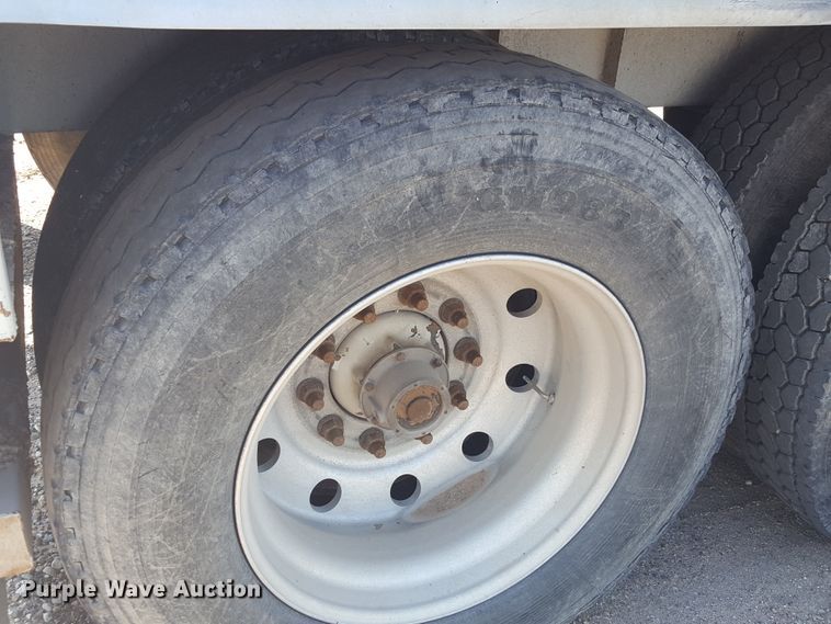 image for item FL9322 2009 Trinity live bottom trailer