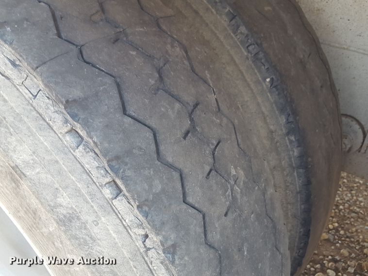 image for item FL9322 2009 Trinity live bottom trailer