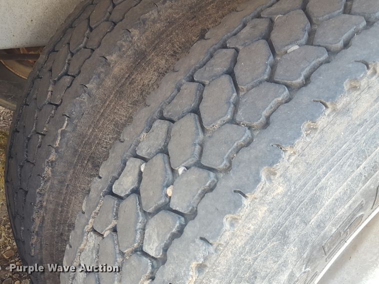 image for item FL9322 2009 Trinity live bottom trailer