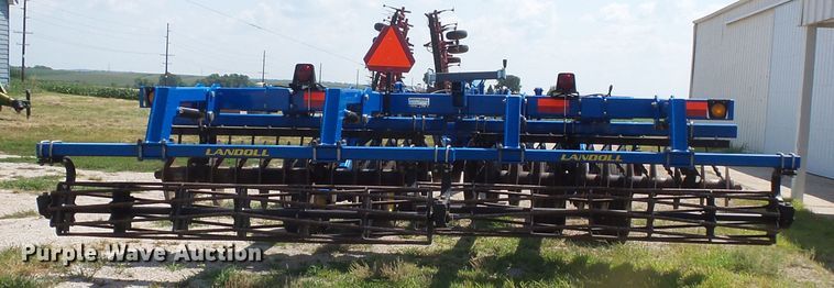 image for item FM9707 Landoll 7410-14 tandem disk