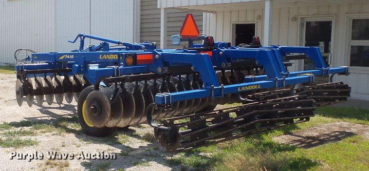 image for item FM9707 Landoll 7410-14 tandem disk