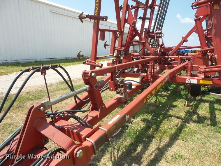 image for item FM9708 Sunflower 5034-29 field cultivator