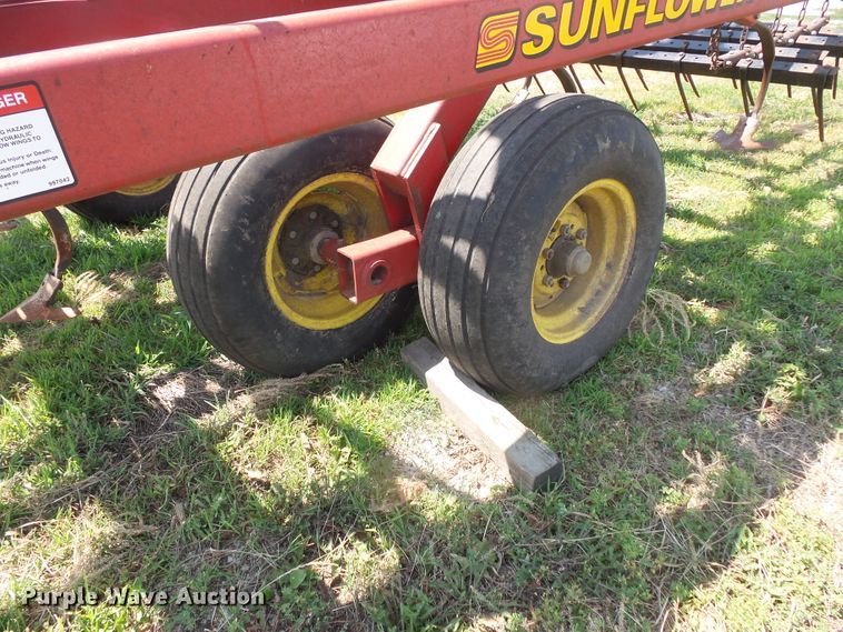 image for item FM9708 Sunflower 5034-29 field cultivator