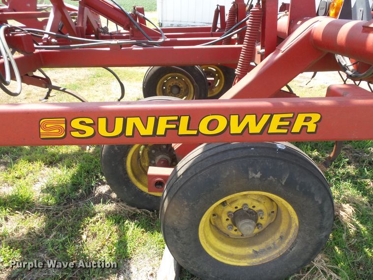 image for item FM9708 Sunflower 5034-29 field cultivator