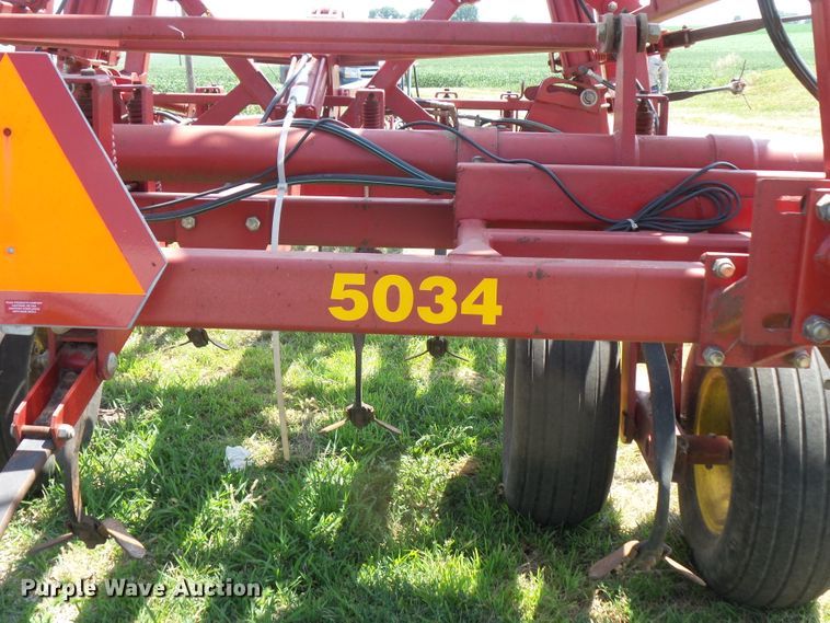 image for item FM9708 Sunflower 5034-29 field cultivator
