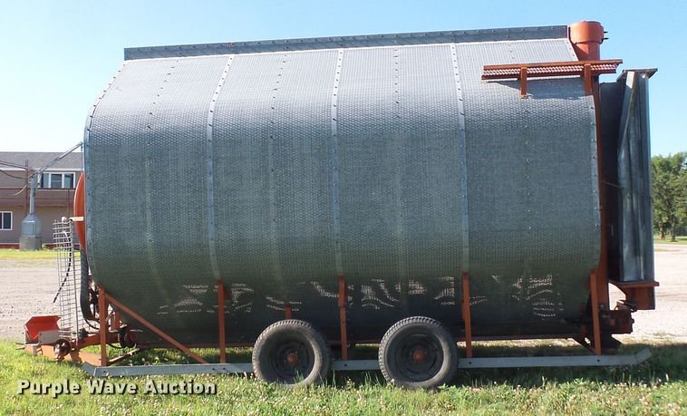 image for item FM9730 Behlen H grain dryer
