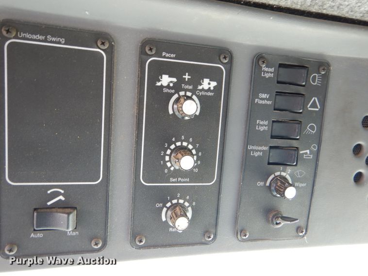 image for item FY9596 1994 Gleaner R62 RWA combine