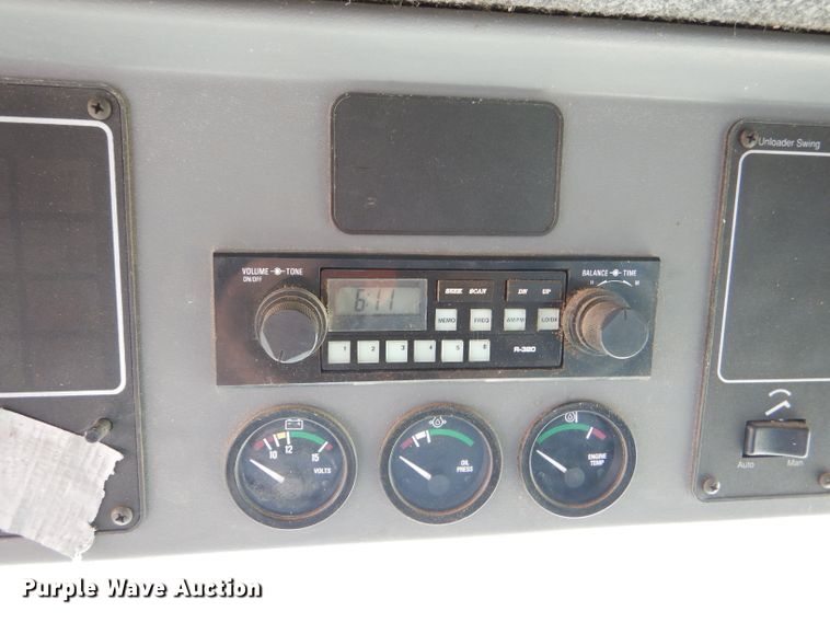 image for item FY9596 1994 Gleaner R62 RWA combine