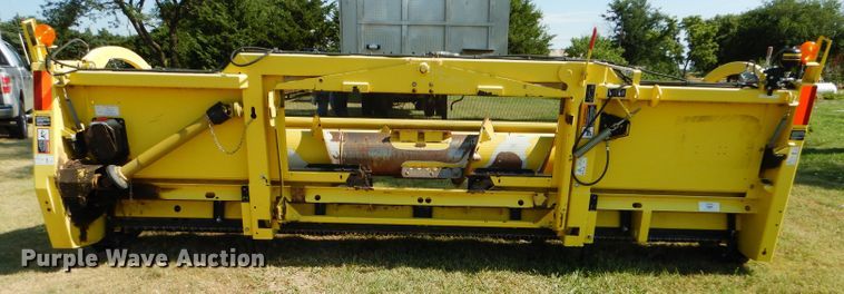 image for item FY9603 John Deere 645C forage head