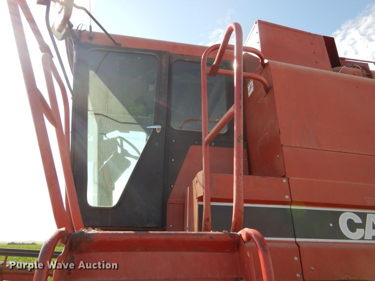 image for item FY9622 1986 Case IH 1680 combine