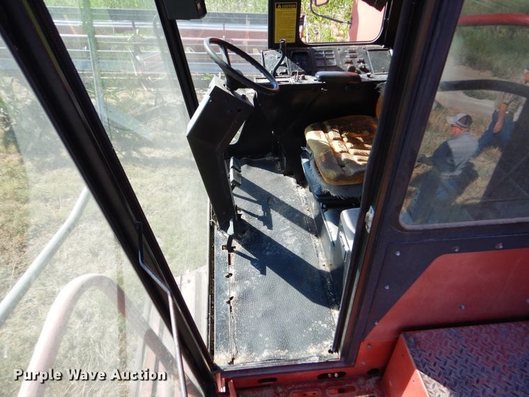 image for item FY9622 1986 Case IH 1680 combine