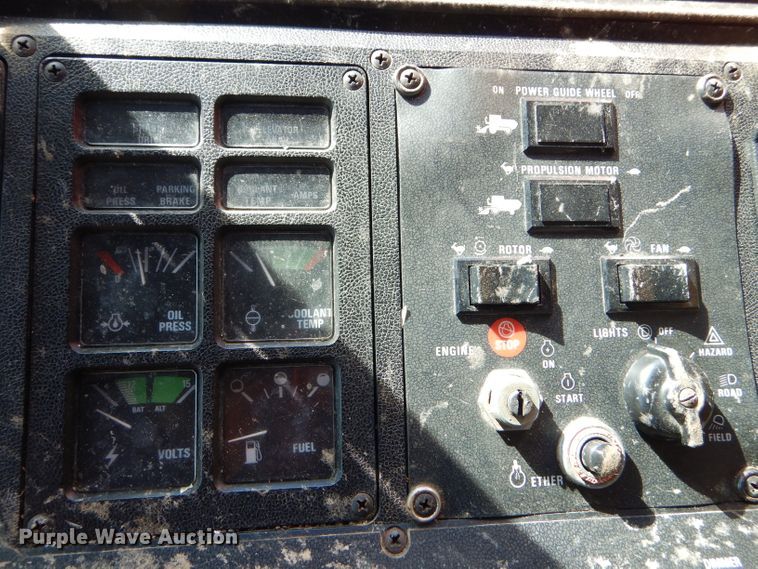 image for item FY9622 1986 Case IH 1680 combine