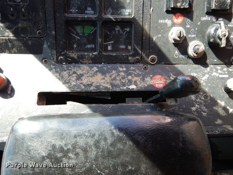 image for item FY9622 1986 Case IH 1680 combine