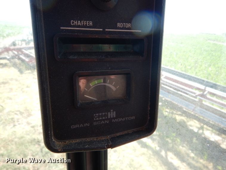 image for item FY9622 1986 Case IH 1680 combine