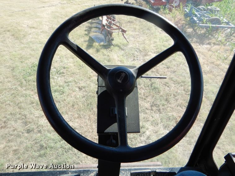 image for item FY9622 1986 Case IH 1680 combine