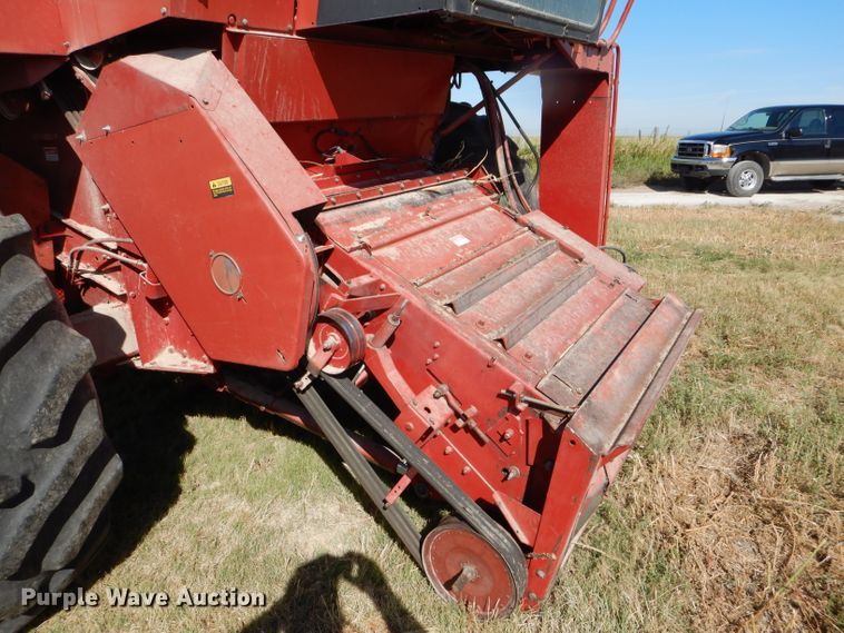 image for item FY9622 1986 Case IH 1680 combine