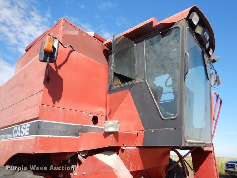 image for item FY9622 1986 Case IH 1680 combine