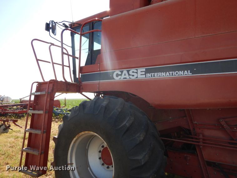 image for item FY9622 1986 Case IH 1680 combine