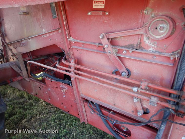 image for item FY9622 1986 Case IH 1680 combine