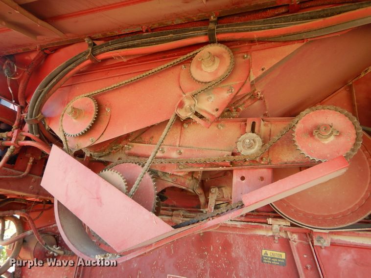 image for item FY9622 1986 Case IH 1680 combine