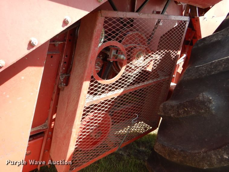 image for item FY9622 1986 Case IH 1680 combine