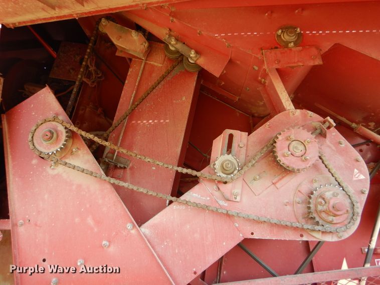 image for item FY9622 1986 Case IH 1680 combine