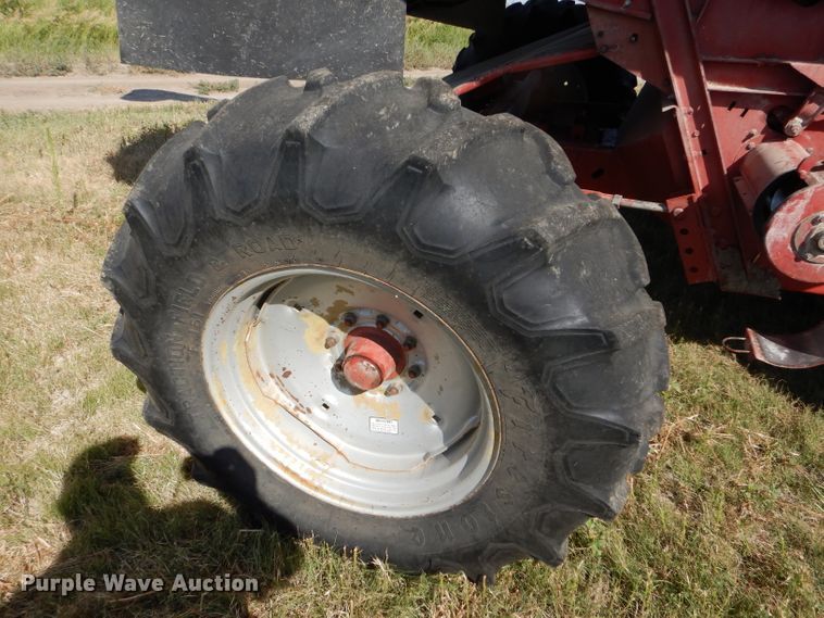 image for item FY9622 1986 Case IH 1680 combine