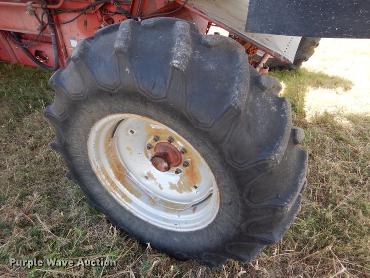 image for item FY9622 1986 Case IH 1680 combine