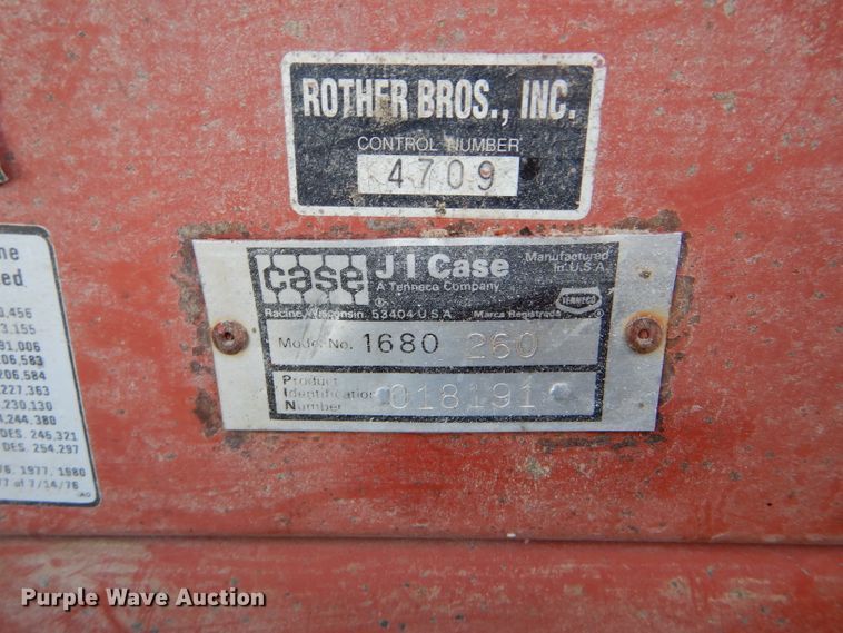 image for item FY9622 1986 Case IH 1680 combine