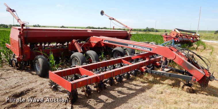 image for item FY9625 International 5400 Mulch Till grain drill