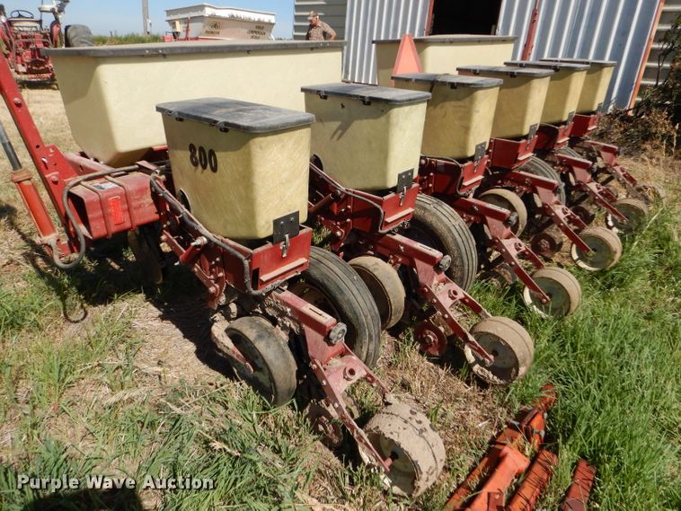 International 800 plate planter in Hill City, KS Item FY9630 sold