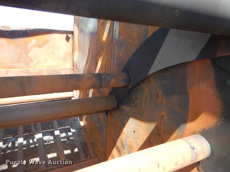 image for item FY9636 2012 John Deere 568  Mega Wide Plus round baler