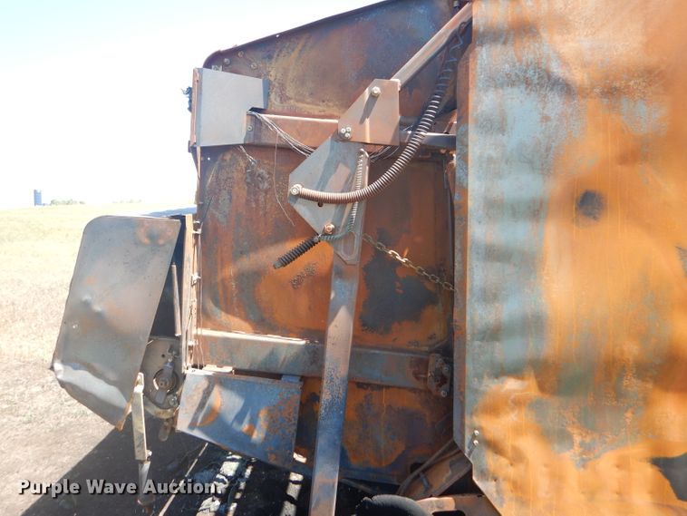 image for item FY9636 2012 John Deere 568  Mega Wide Plus round baler