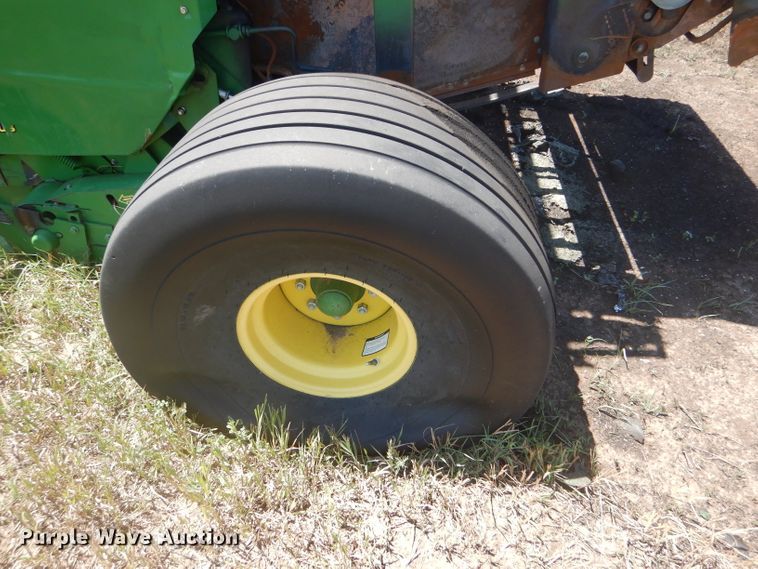 image for item FY9636 2012 John Deere 568  Mega Wide Plus round baler