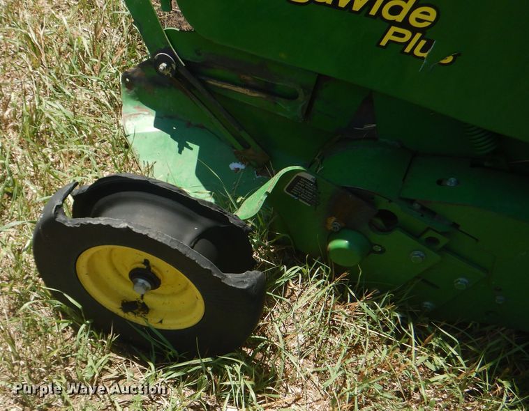image for item FY9636 2012 John Deere 568  Mega Wide Plus round baler