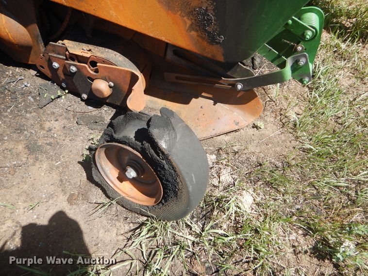 image for item FY9636 2012 John Deere 568  Mega Wide Plus round baler