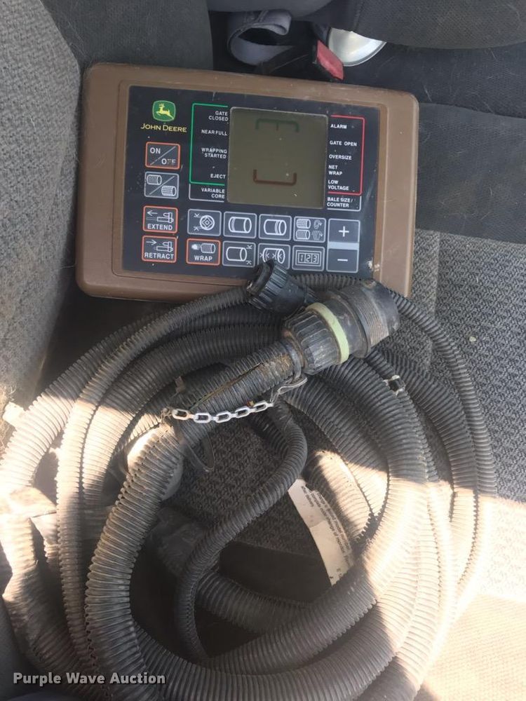 image for item FY9636 2012 John Deere 568  Mega Wide Plus round baler